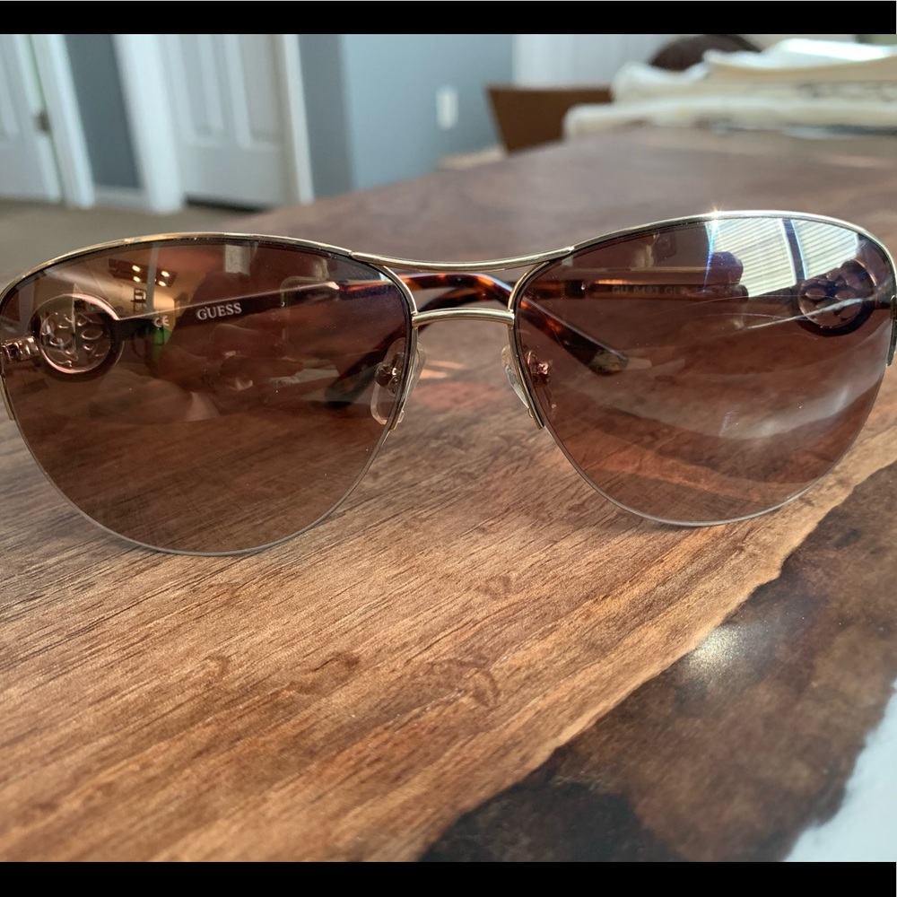 Guess Aviator Sunglasses Brand New!
